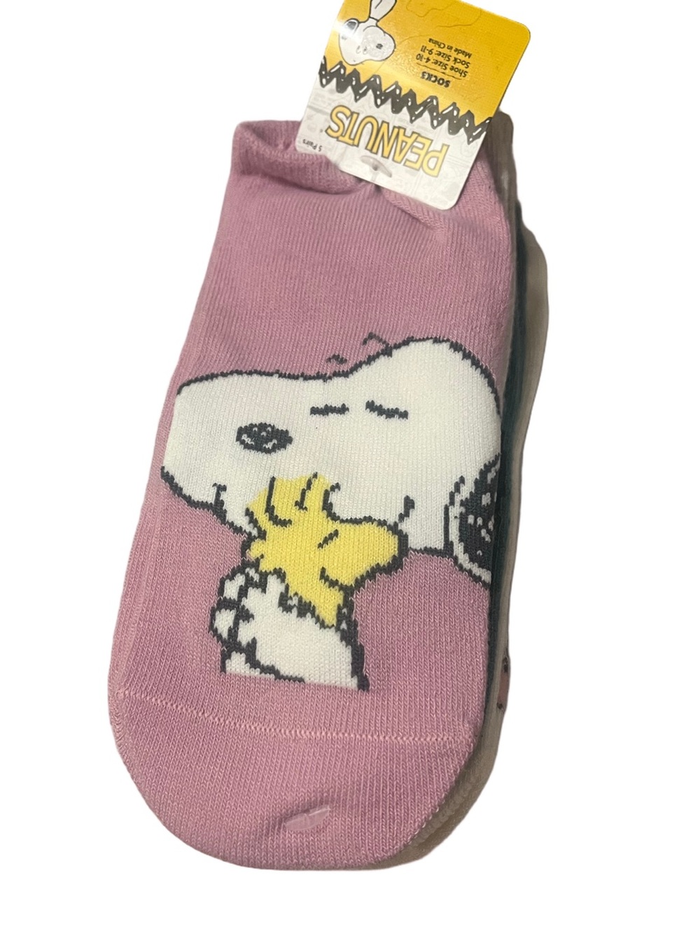 Peanuts 5 pair Womenโs Character socks: Snoopy, Charlie Brown, Lucy, Peppermint